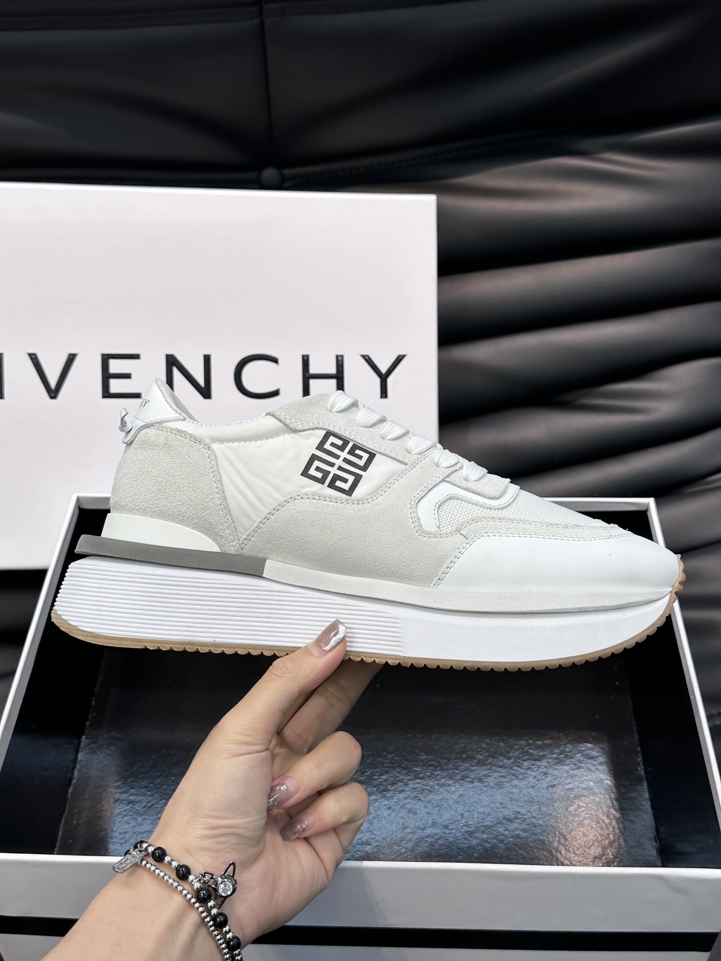 Givenchy sz38-45 01